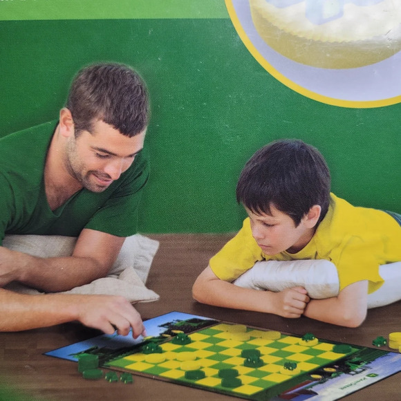 John Deere Checkers Game with Themed Board, Checkers and Tractor Kings NEW - Picture 3 of 10